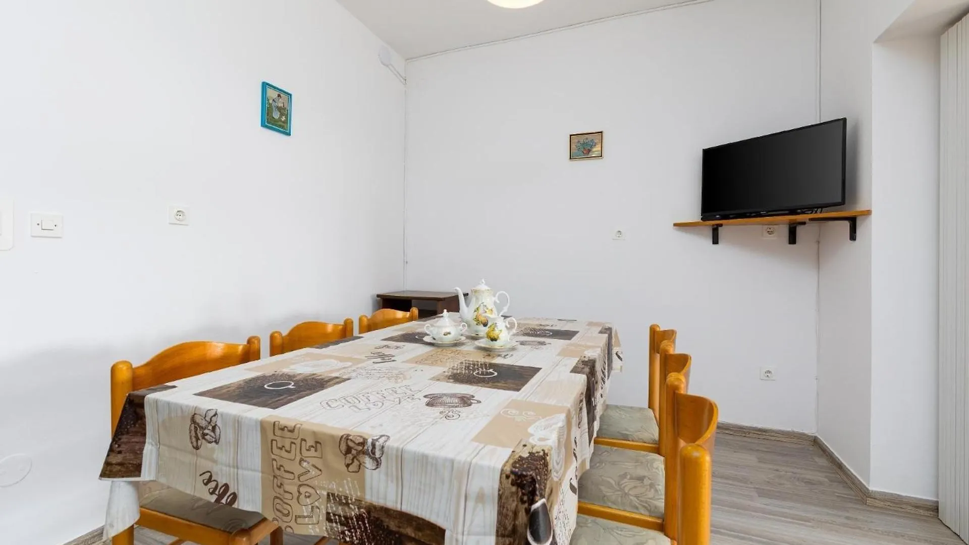 Ferienwohnung Fuer 6 Personen Ca 75 Qm In Njivice, Kvarner Bucht Krk Apartment