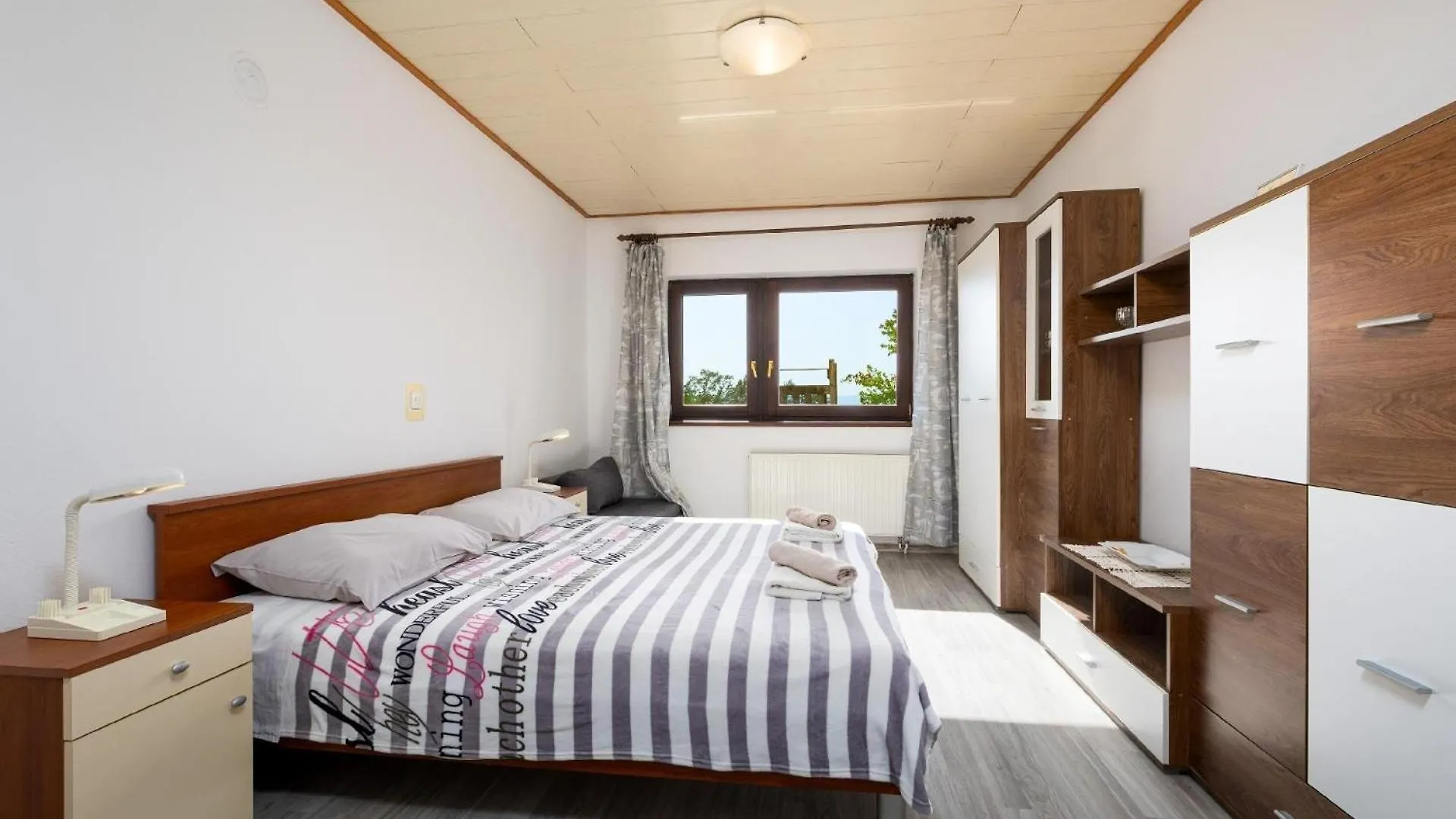 Apartment Ferienwohnung Fuer 6 Personen Ca 75 Qm In Njivice, Kvarner Bucht Krk Croatia